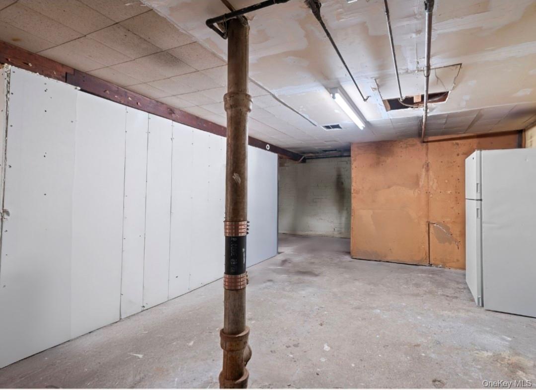 #17 photo, 225 Windsor Parkway, Hempstead , NY 11550