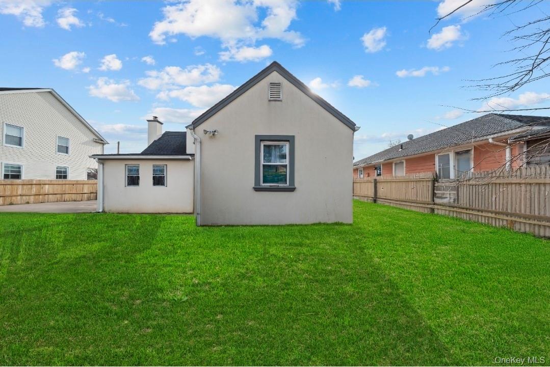 #19 photo, 225 Windsor Parkway, Hempstead , NY 11550