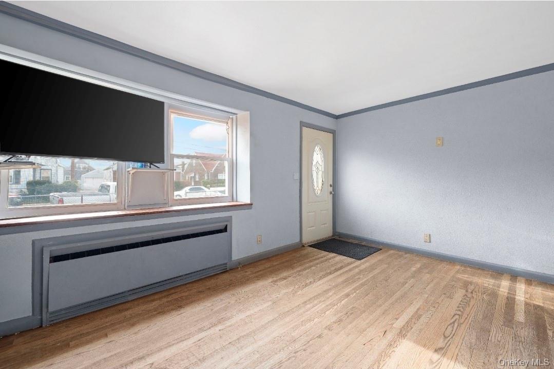 #3 photo, 225 Windsor Parkway, Hempstead , NY 11550