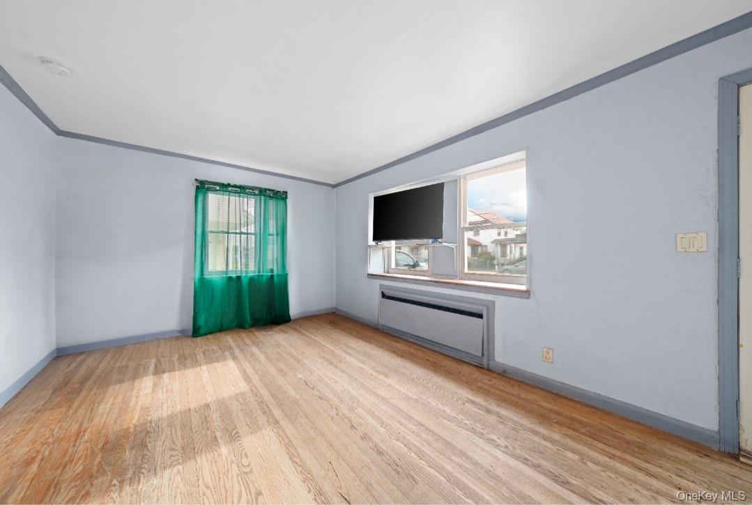 #4 photo, 225 Windsor Parkway, Hempstead , NY 11550