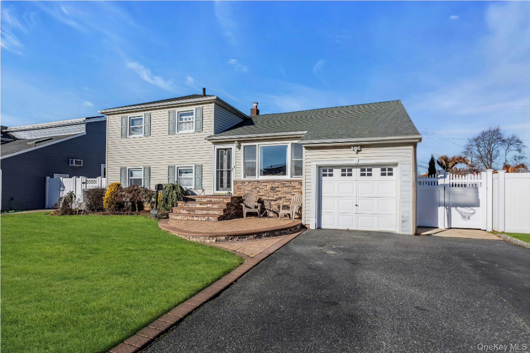 #2 photo, 3495 Roanoke Street, Seaford , NY 11783