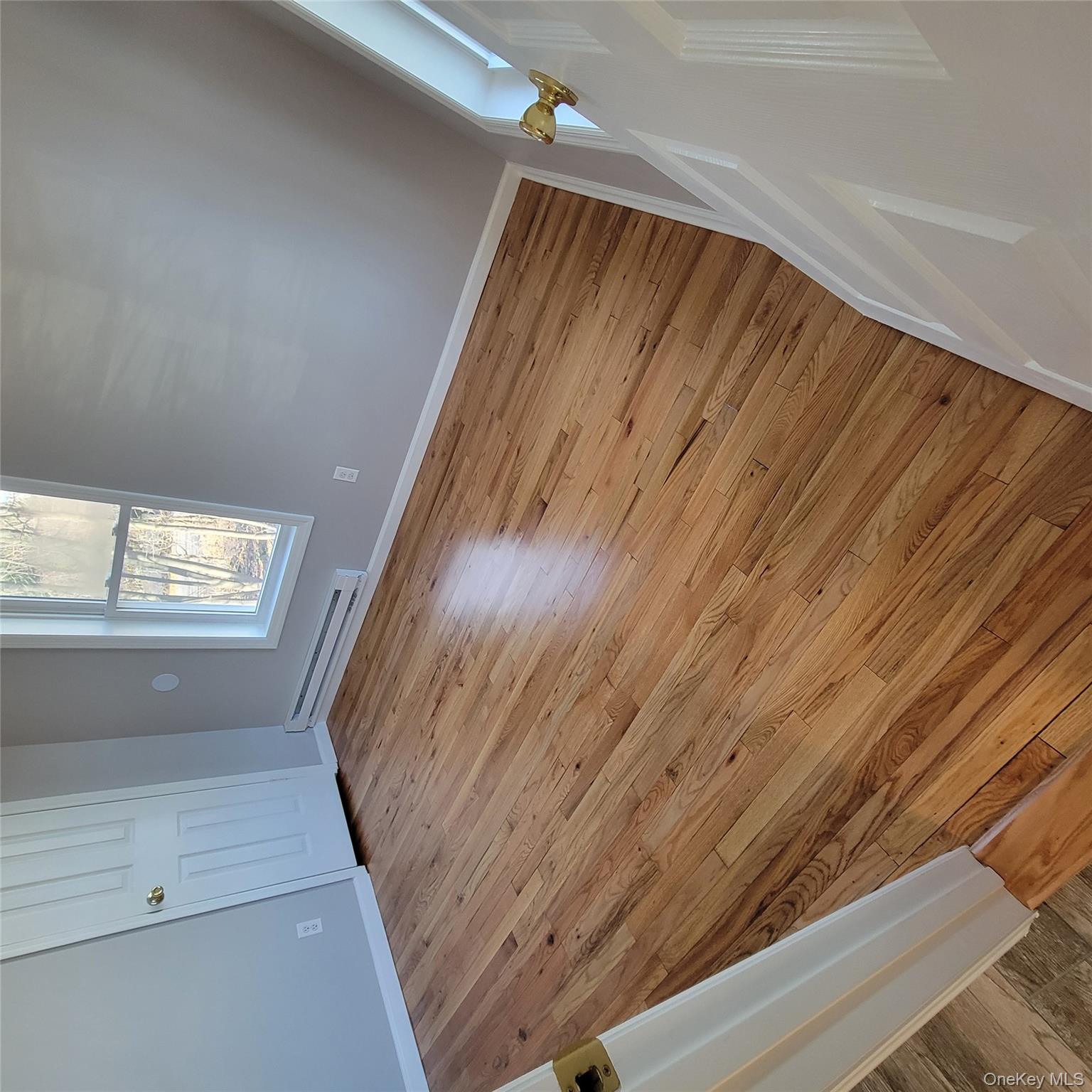 #6 photo, 19 Railroad Street, Greenlawn , NY 11740