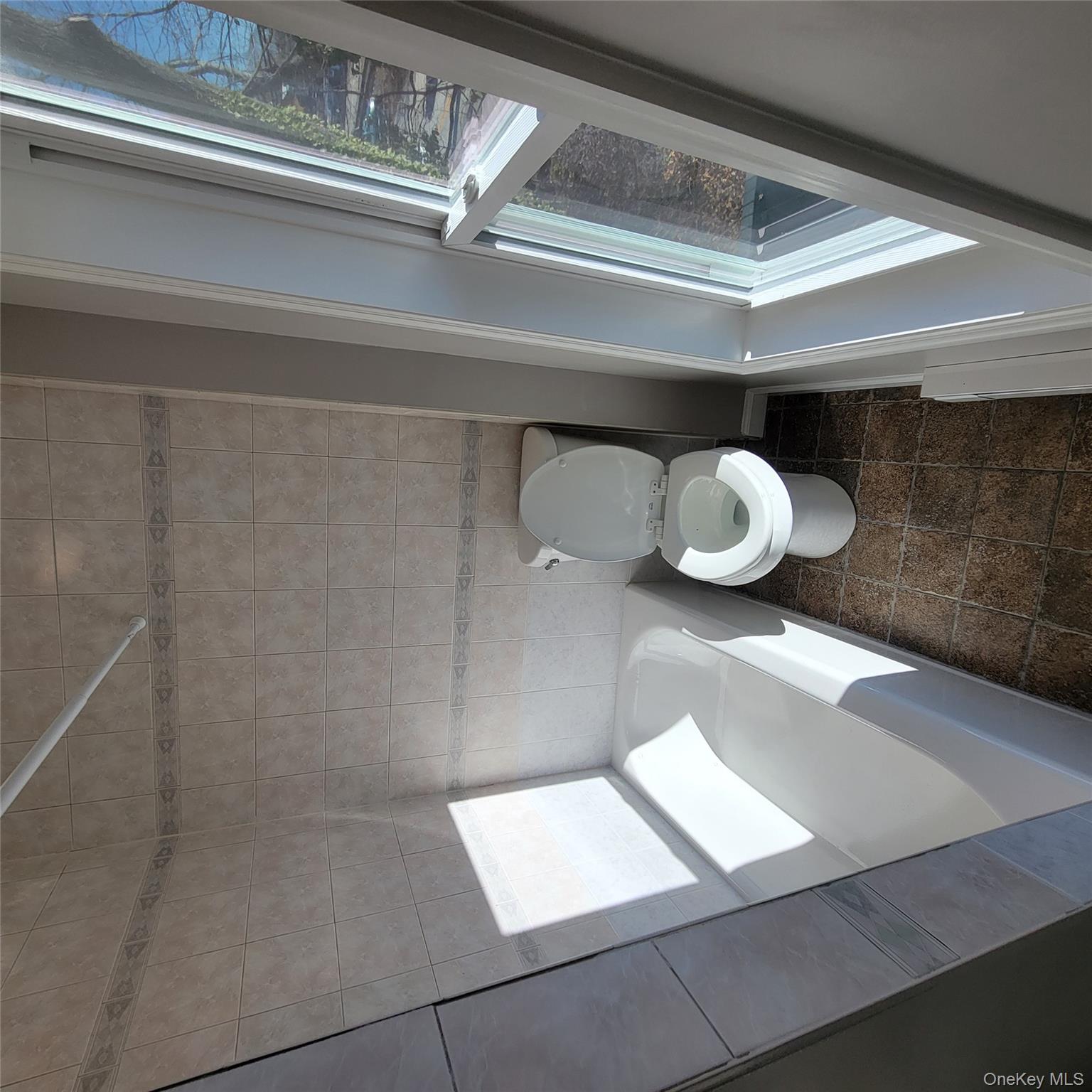 #9 photo, 19 Railroad Street, Greenlawn , NY 11740