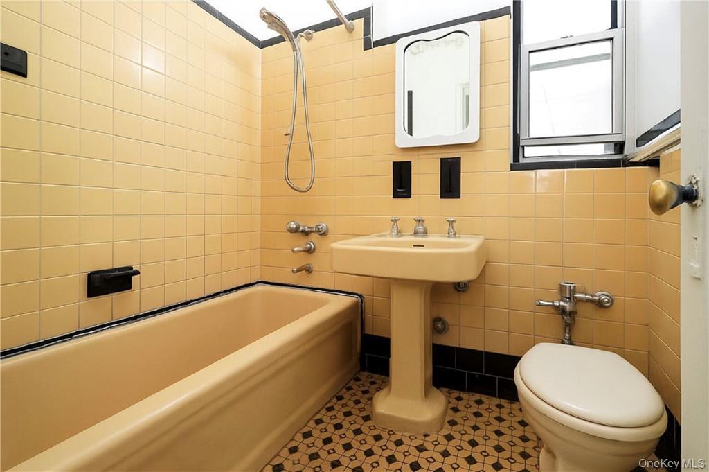 #11 photo, 868 E 7th Street, Brooklyn , NY 11230