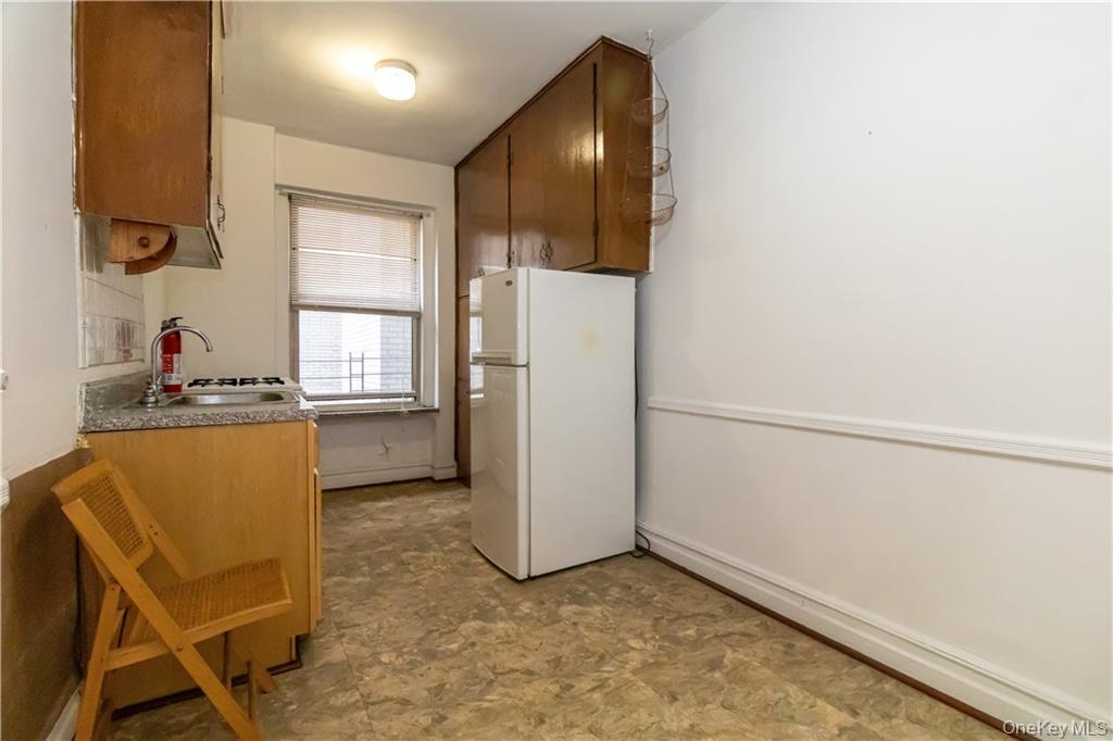 #9 photo, 868 E 7th Street, Brooklyn , NY 11230