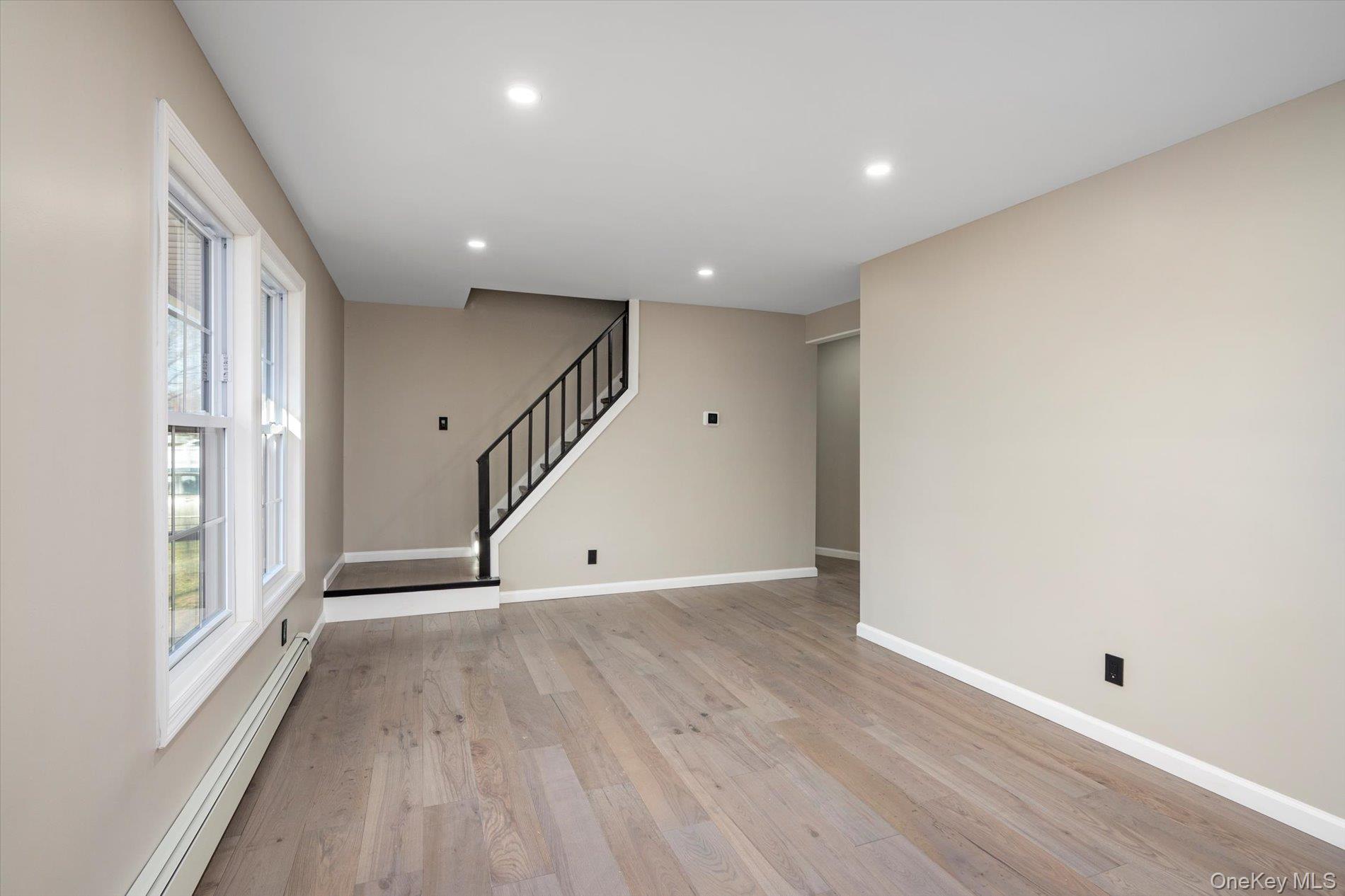 #12 photo, 41 Embargo Place, North Babylon , NY 11703