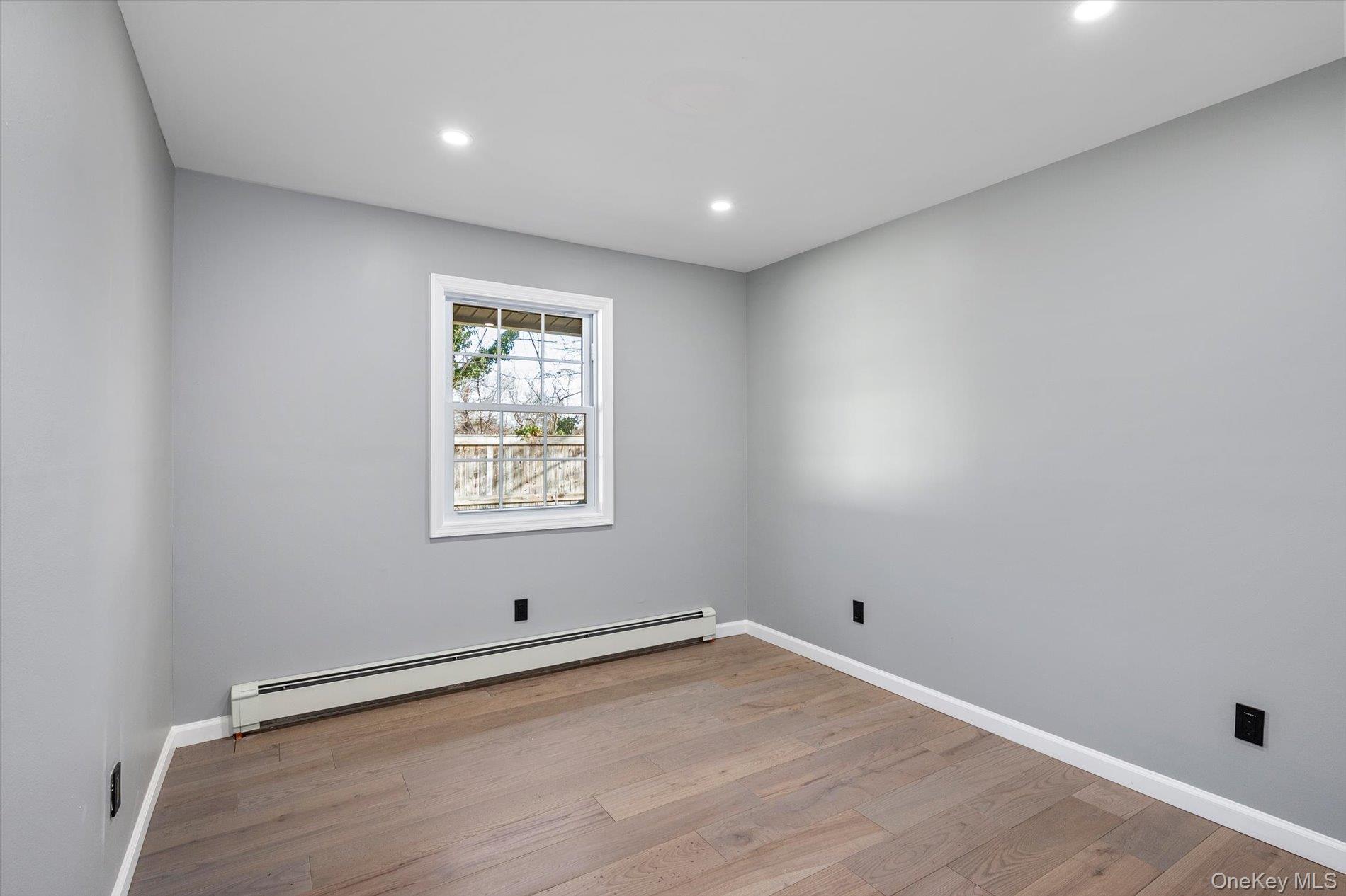 #14 photo, 41 Embargo Place, North Babylon , NY 11703