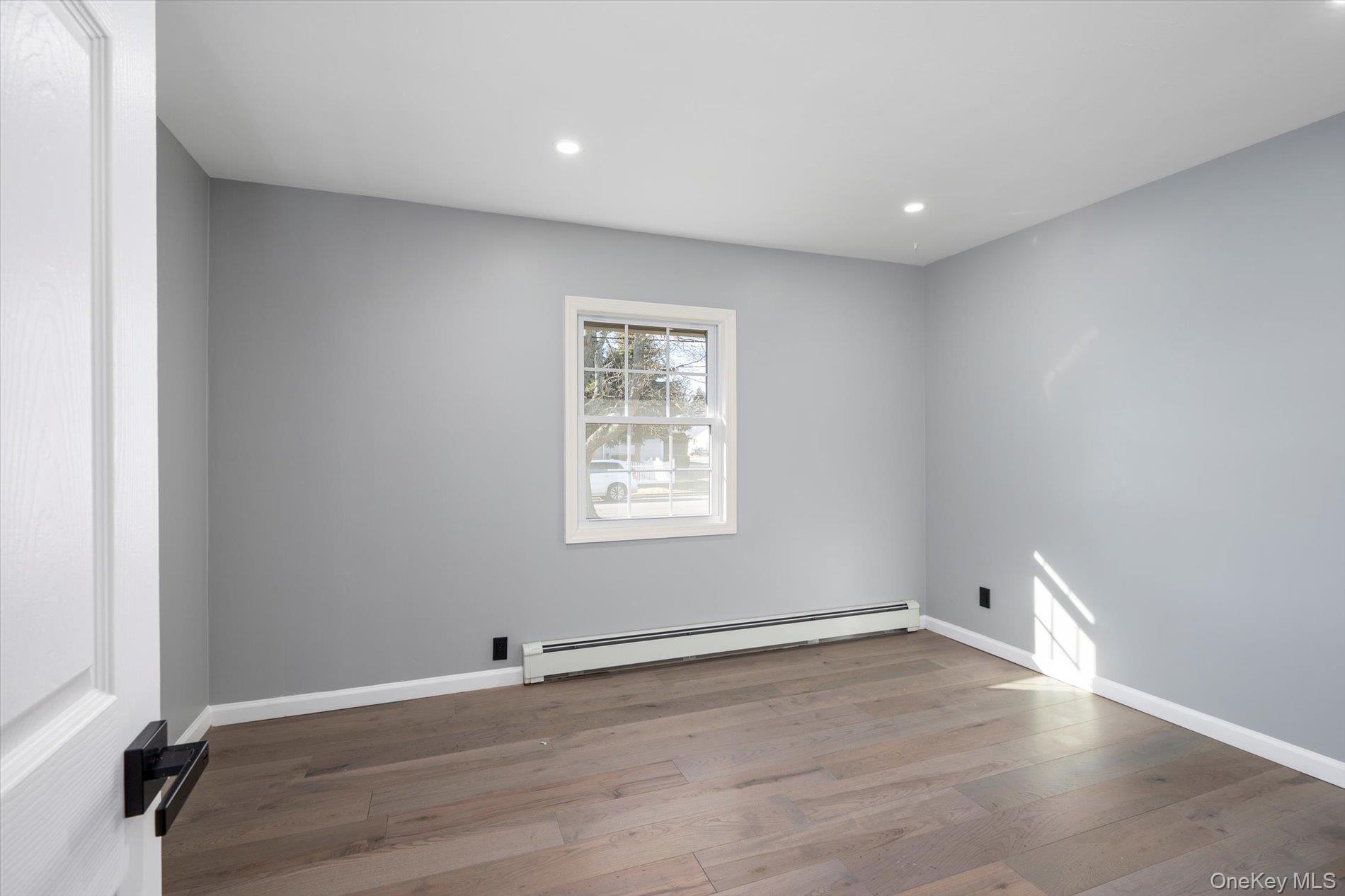 #17 photo, 41 Embargo Place, North Babylon , NY 11703