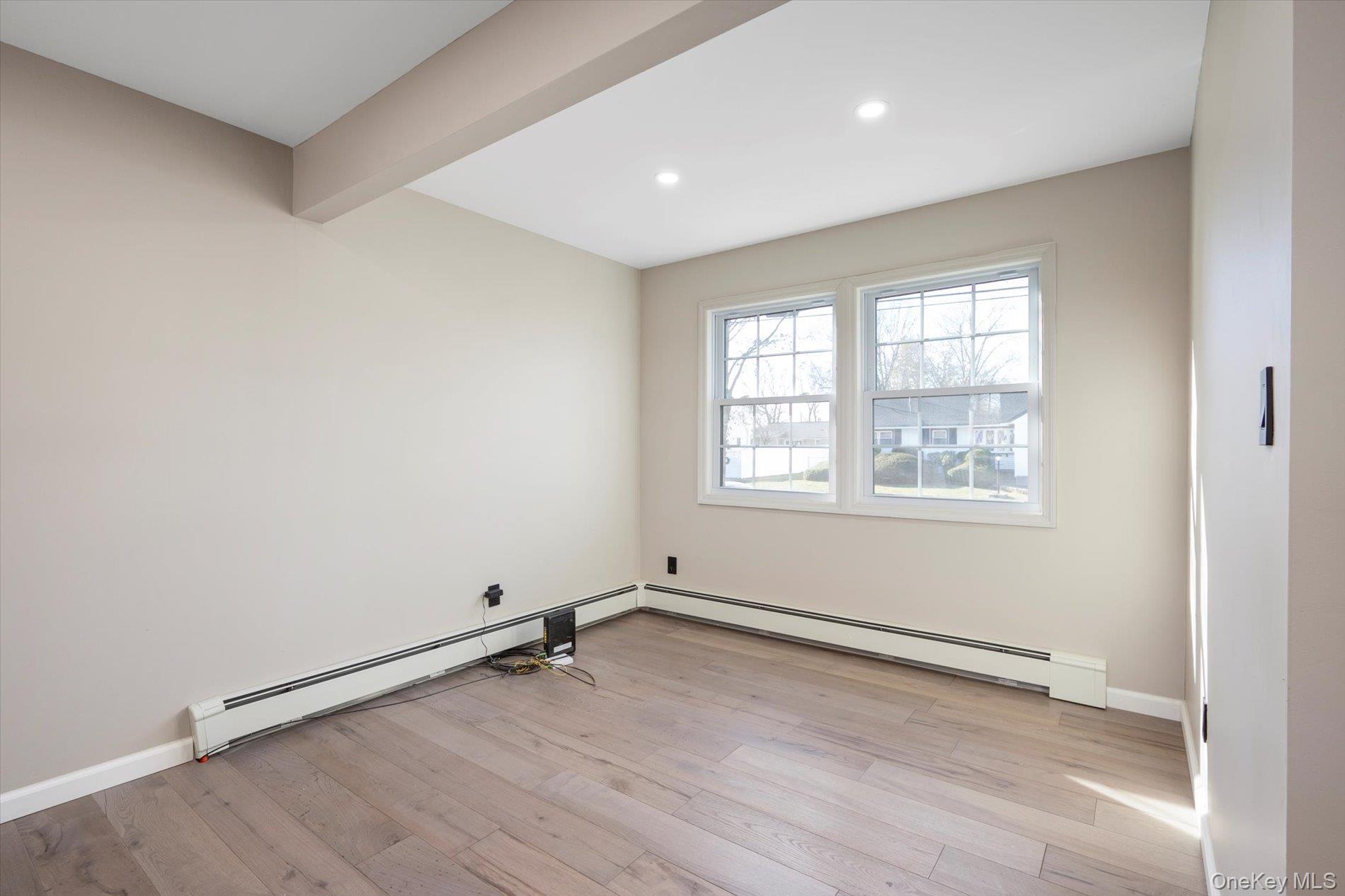 #5 photo, 41 Embargo Place, North Babylon , NY 11703