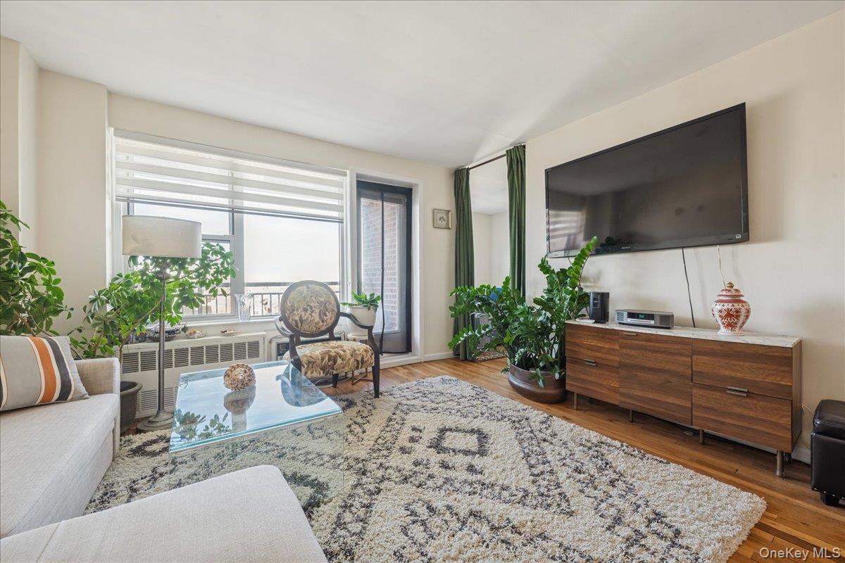 #7 photo, 855 E Broadway, Long Beach , NY 11561