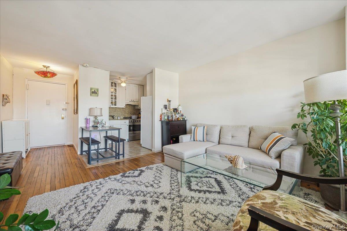 #8 photo, 855 E Broadway, Long Beach , NY 11561