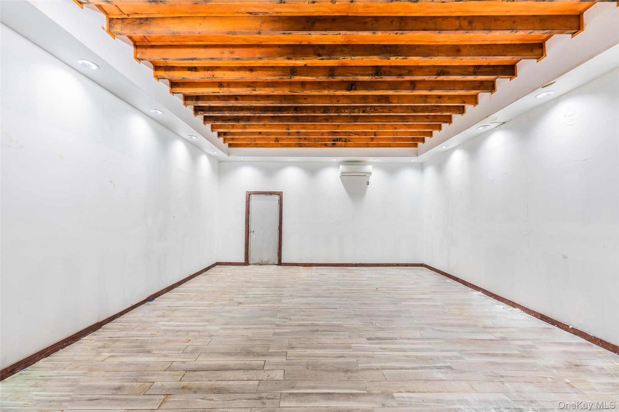 #5 photo, 107-10 Jamaica Avenue, Richmond Hill , NY 11418