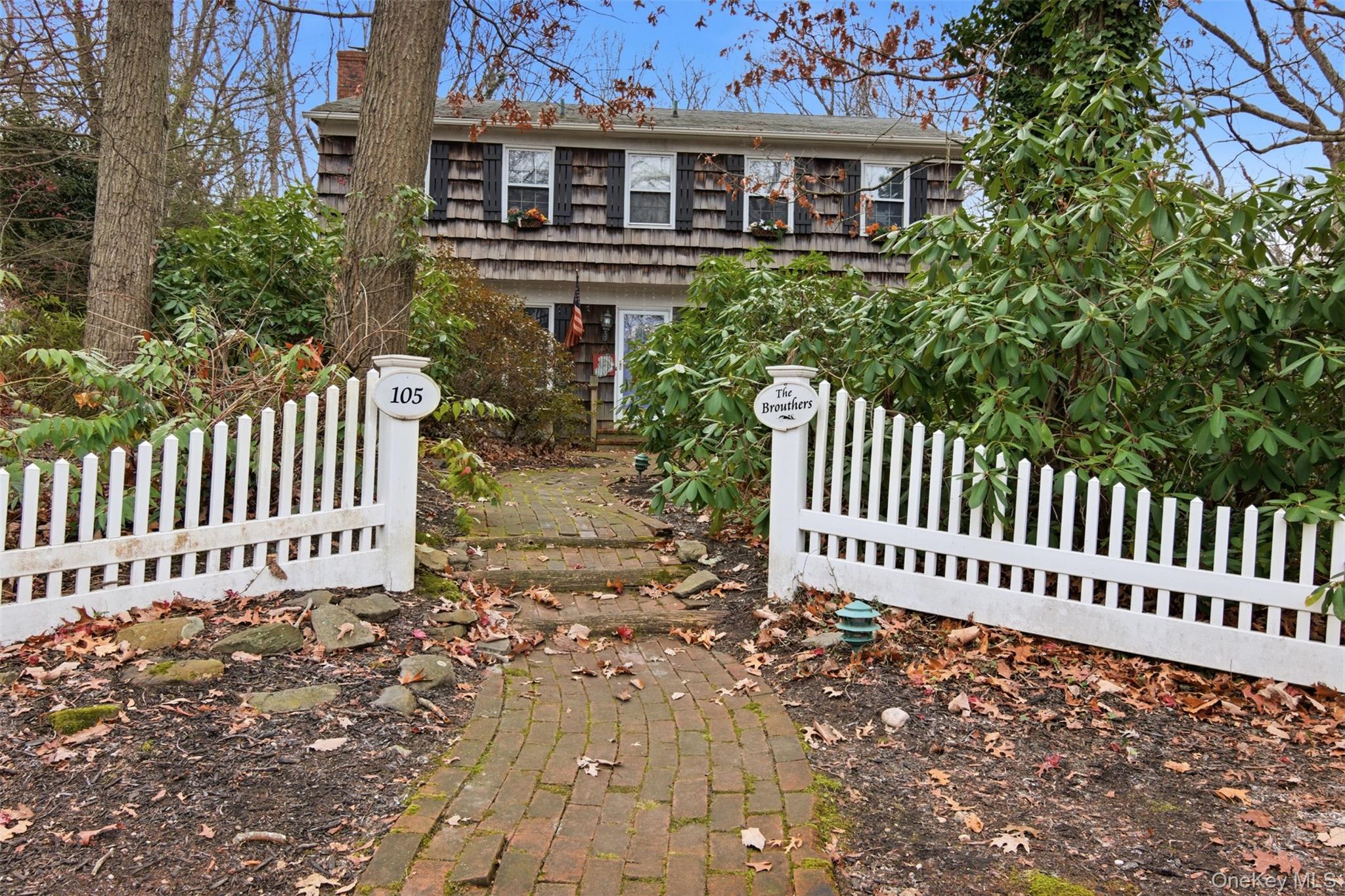 #2 photo, 105 Rustic Road, Port Jefferson , NY 11777