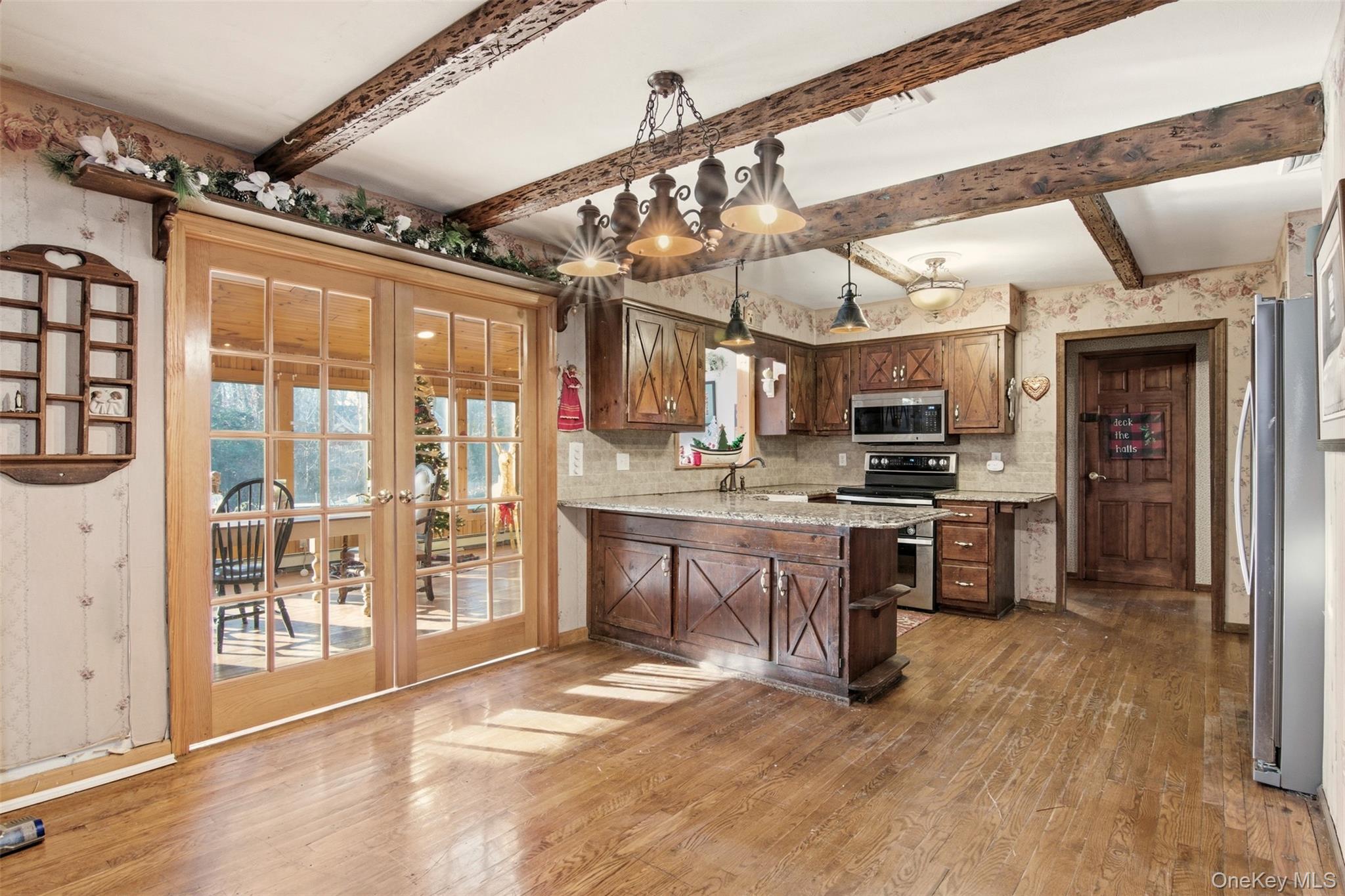 #5 photo, 105 Rustic Road, Port Jefferson , NY 11777