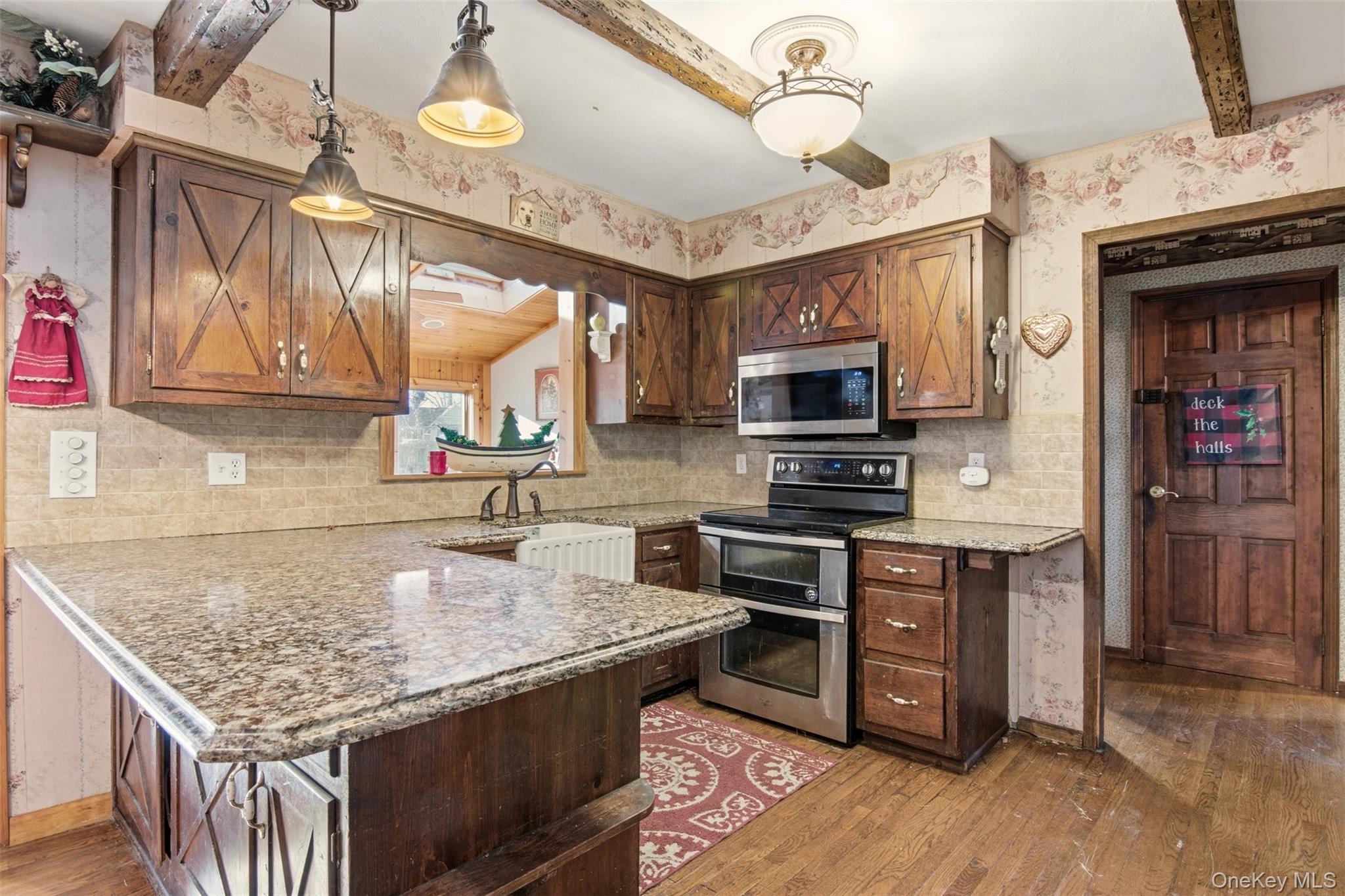 #7 photo, 105 Rustic Road, Port Jefferson , NY 11777