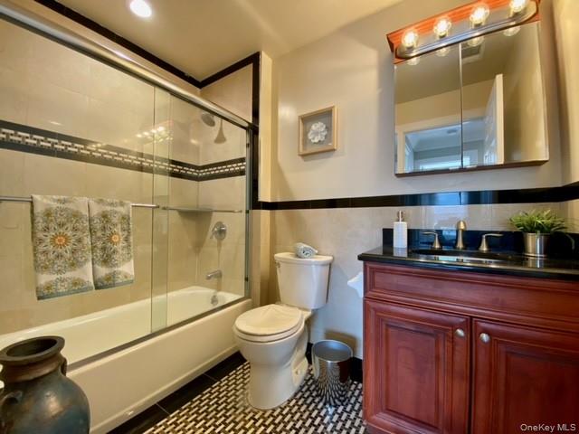 #12 photo, 2304 Vista View Drive, 東長島 Farmingville , NY 11738