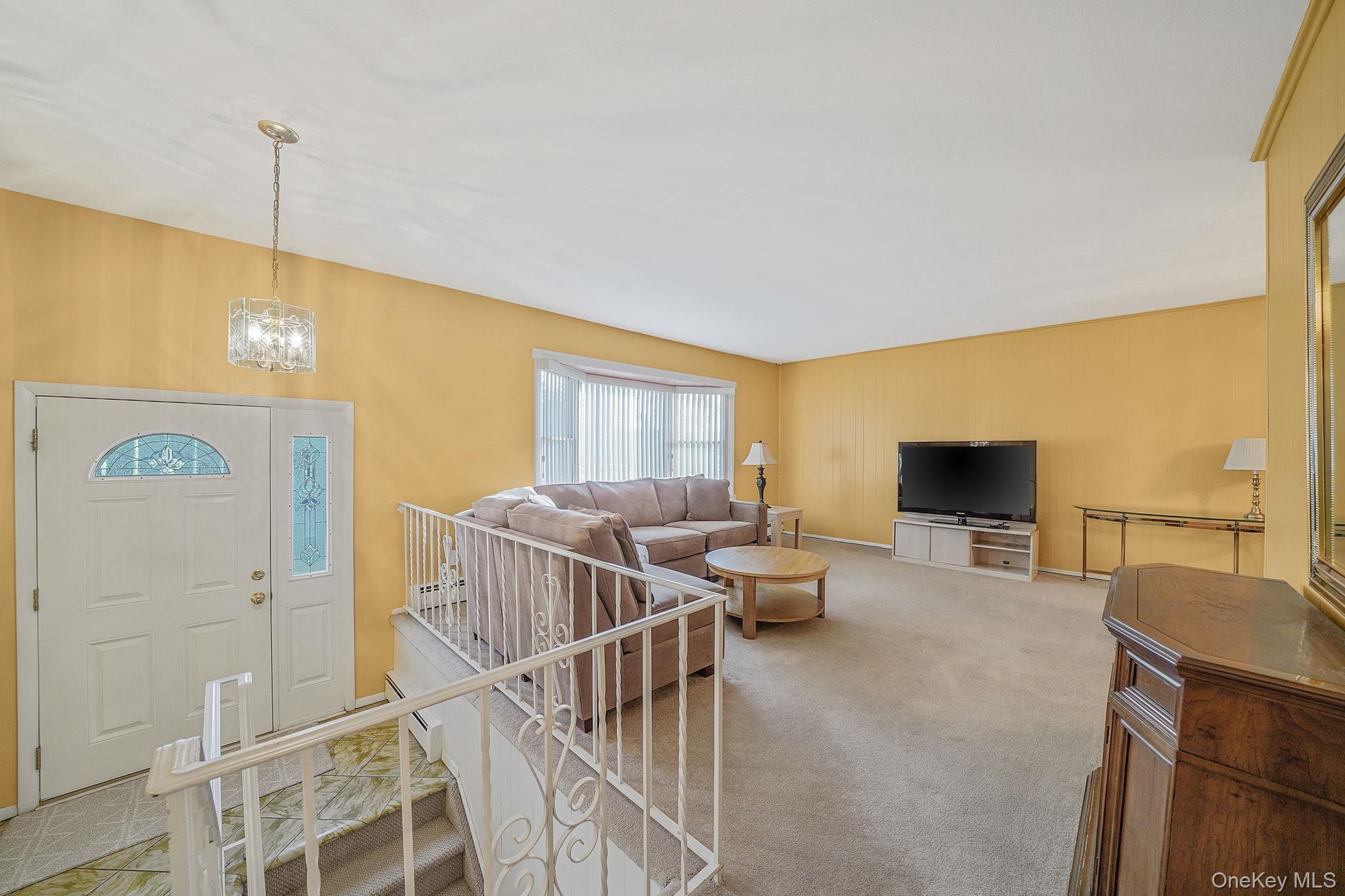 #12 photo, 126 W 3rd Street, Deer Park , NY 11729