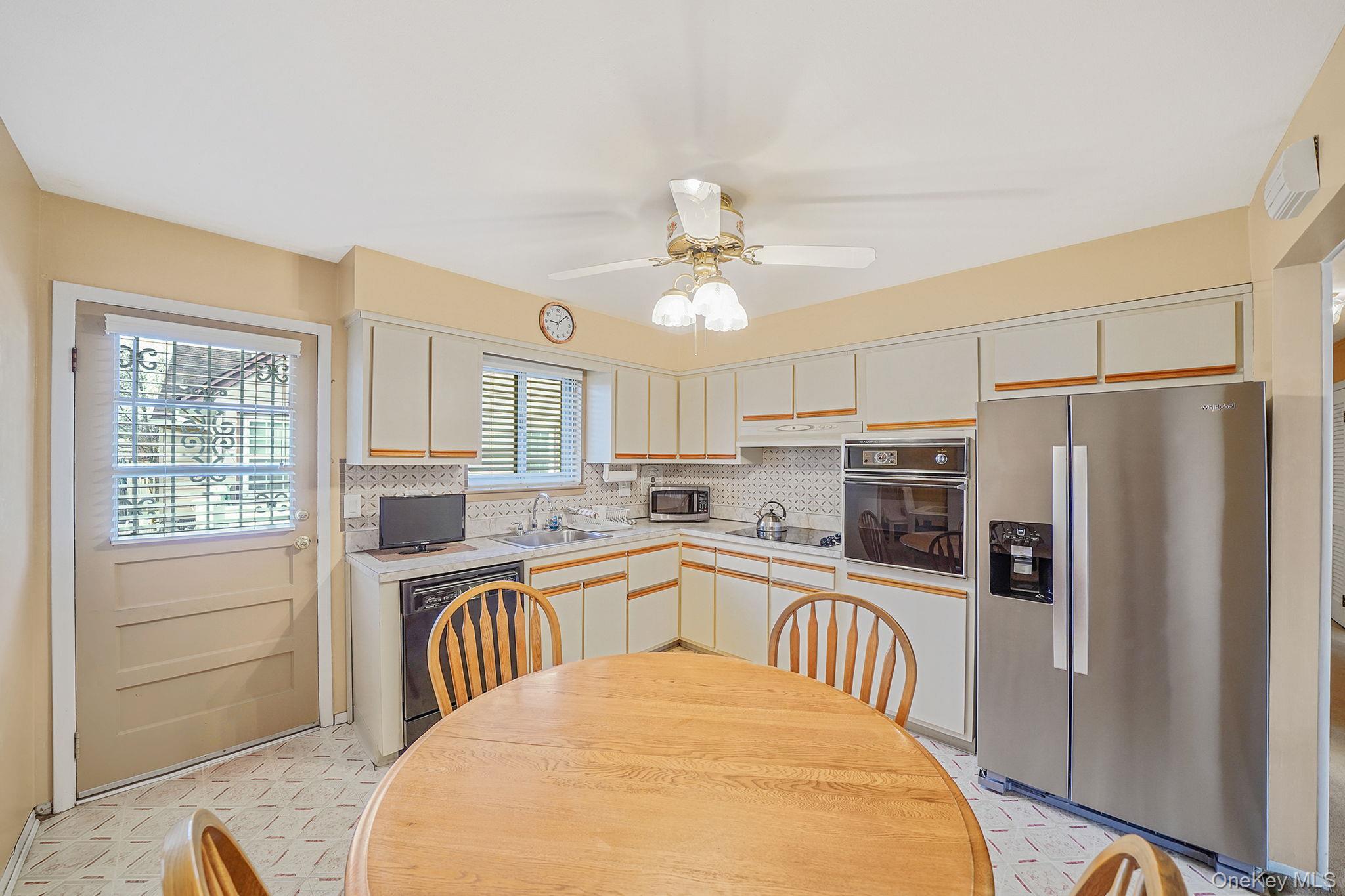 #20 photo, 126 W 3rd Street, Deer Park , NY 11729