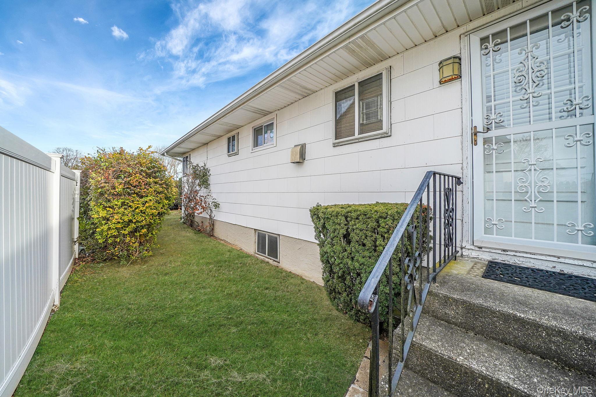 #5 photo, 126 W 3rd Street, Deer Park , NY 11729