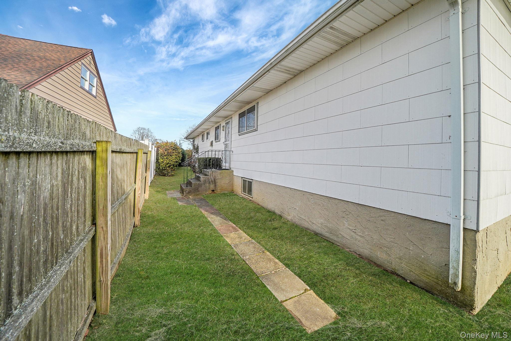 #6 photo, 126 W 3rd Street, Deer Park , NY 11729