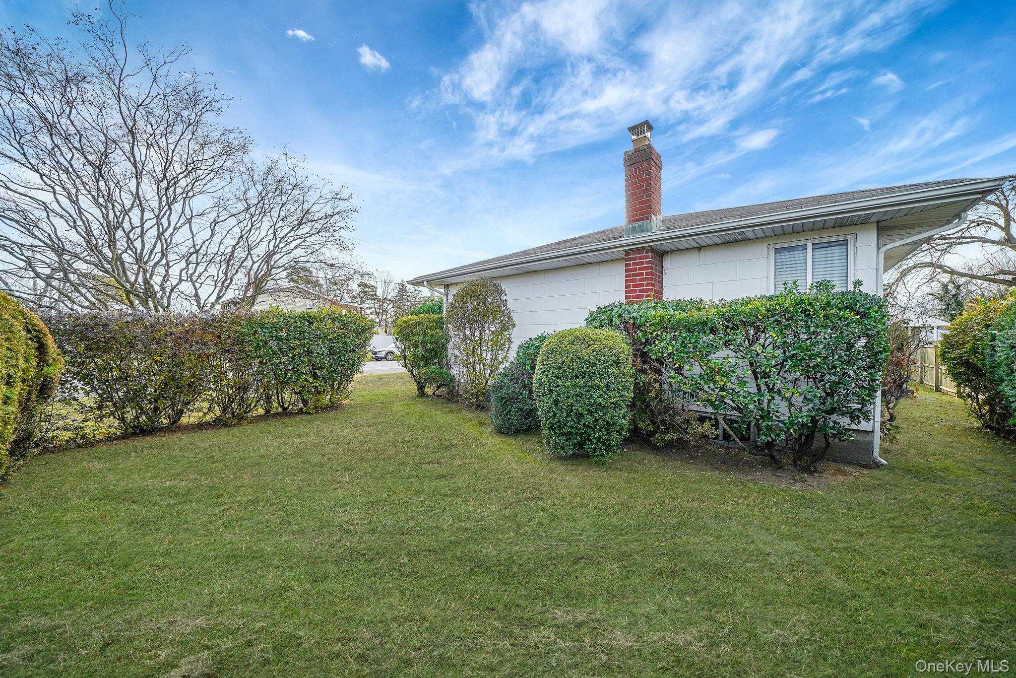 #8 photo, 126 W 3rd Street, Deer Park , NY 11729