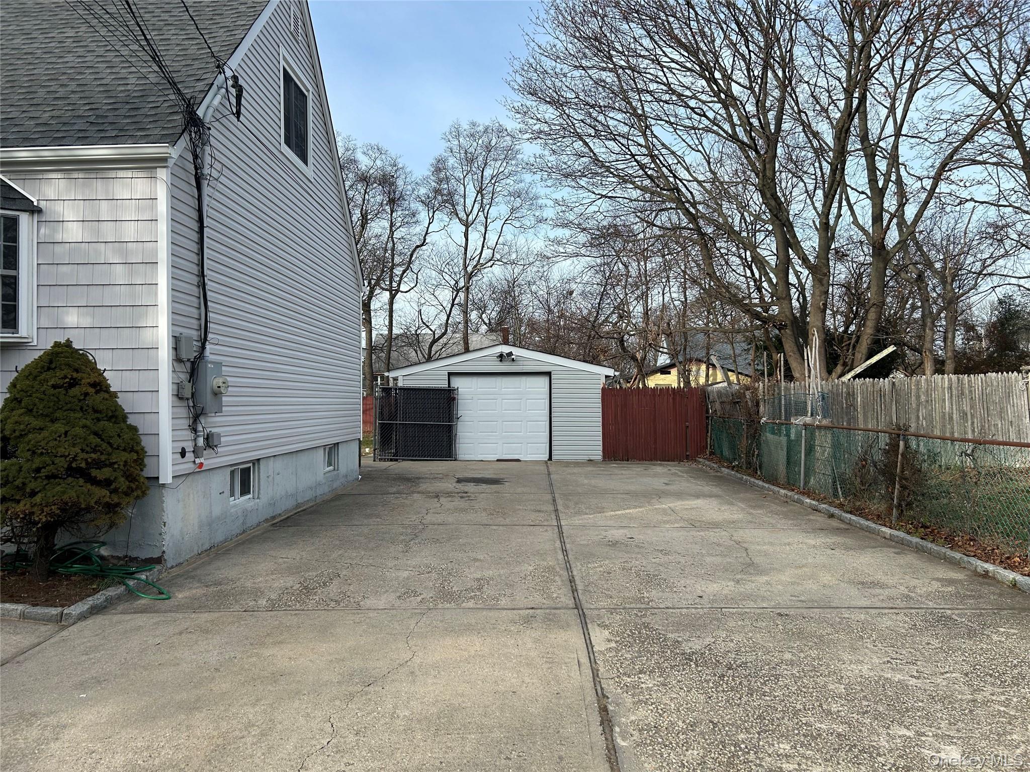 #3 photo, 49 Doolittle Street, Brentwood , NY 11717