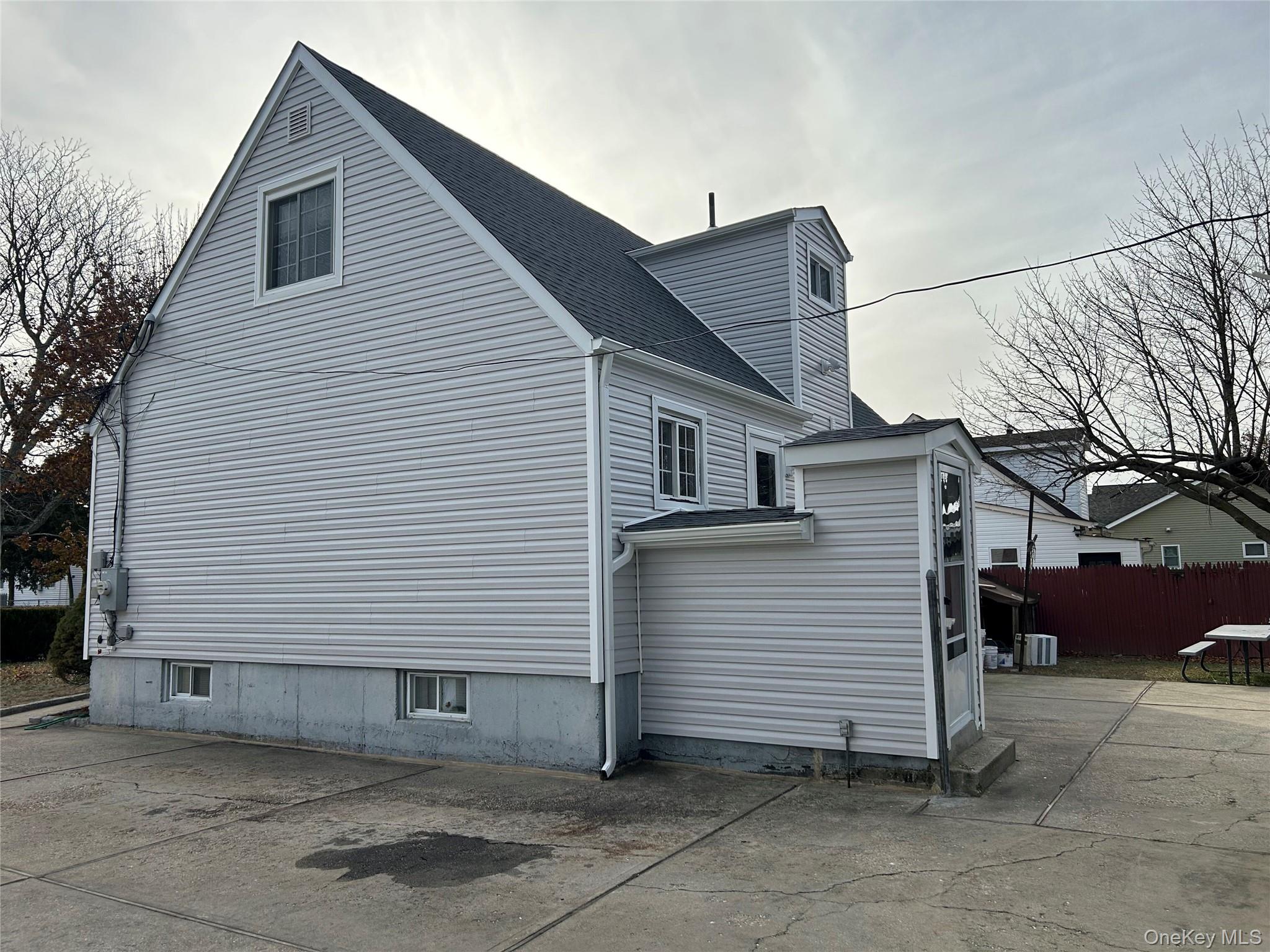 #5 photo, 49 Doolittle Street, Brentwood , NY 11717