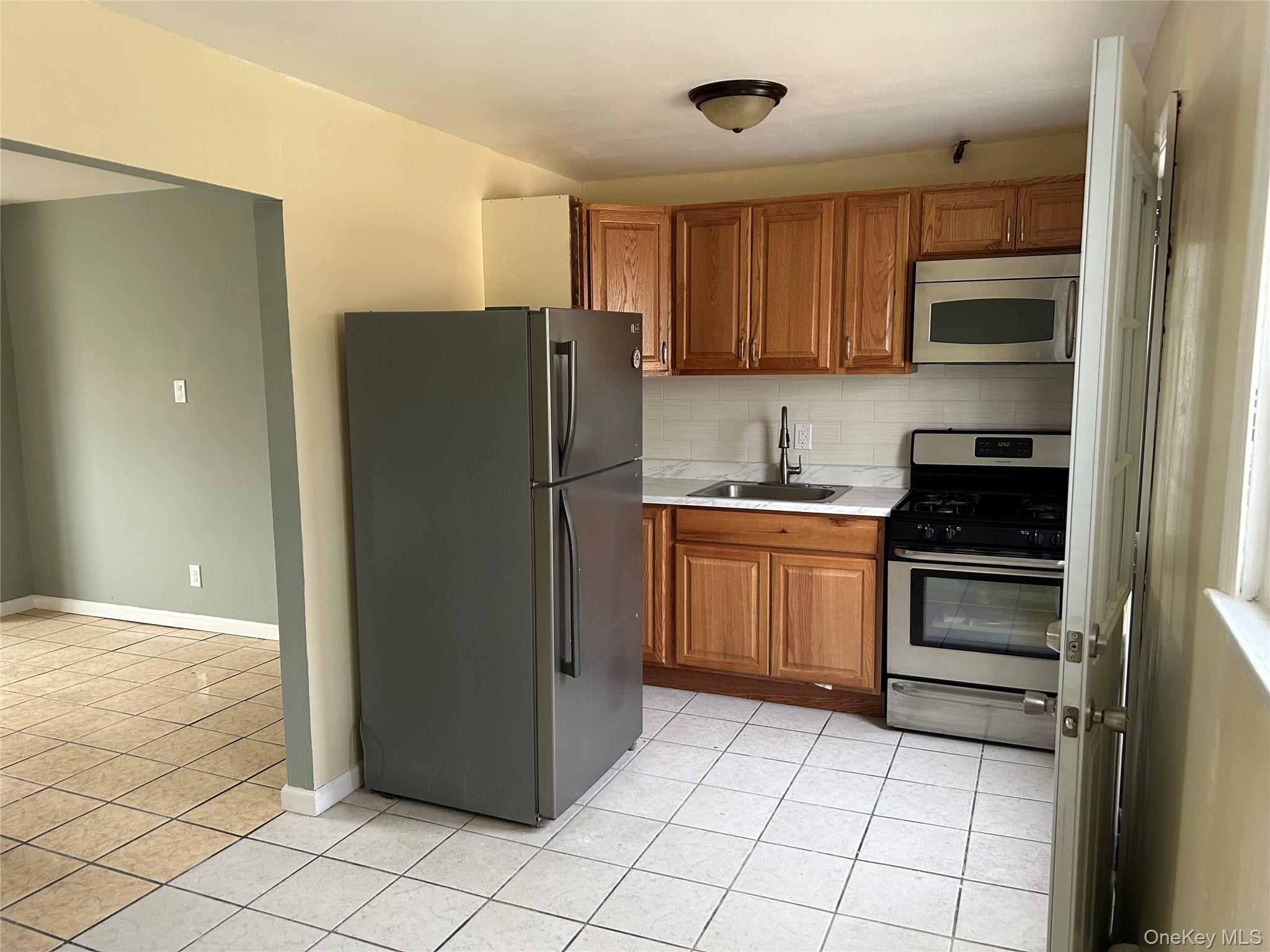 #9 photo, 49 Doolittle Street, Brentwood , NY 11717