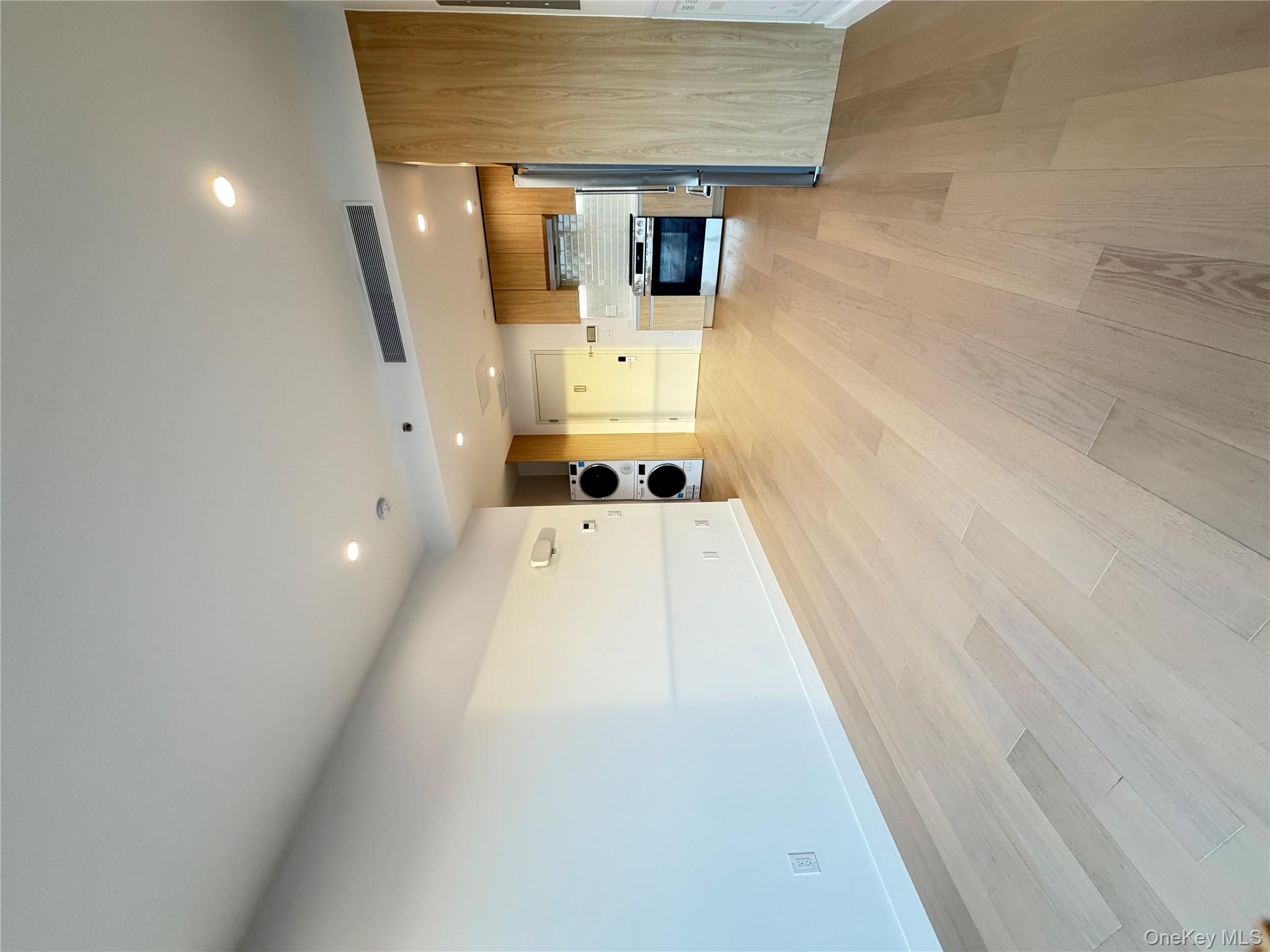 #4 photo, 150-02 Northern Boulevard, Flushing , NY 11354