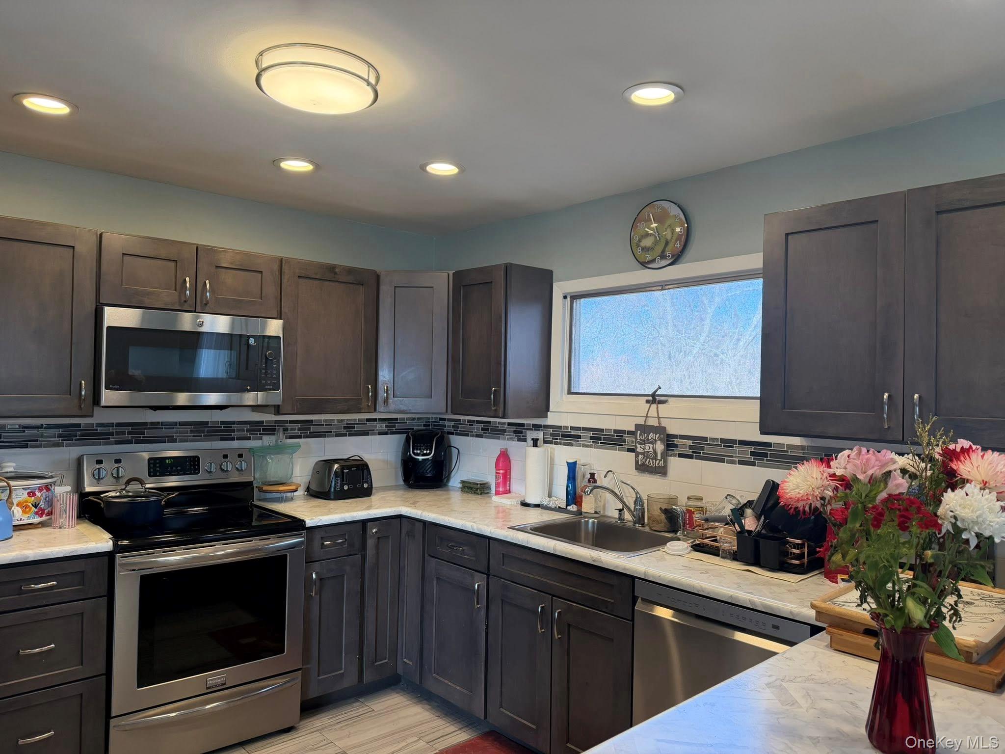 #5 photo, 5 Denise Drive, East Patchogue , NY 11772