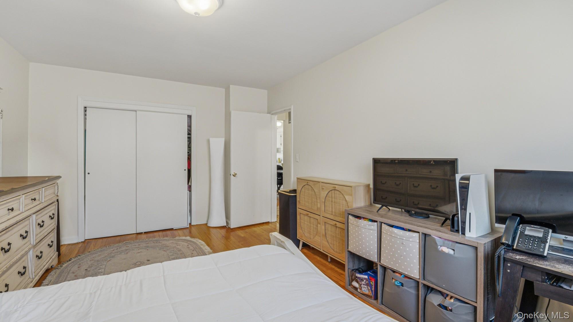 #14 photo, 14101 Jewel Avenue, Flushing , NY 11367