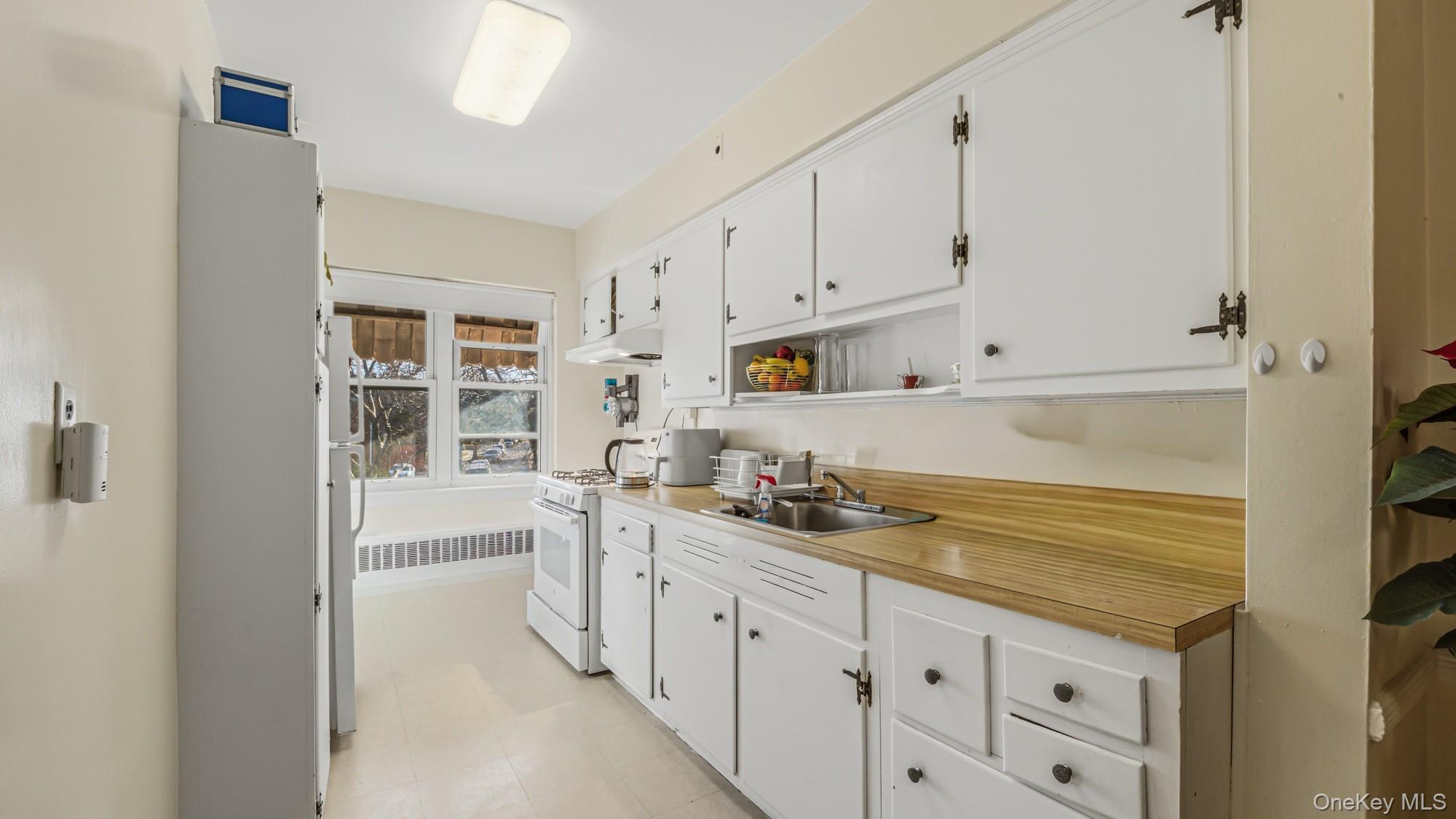 #17 photo, 14101 Jewel Avenue, Flushing , NY 11367