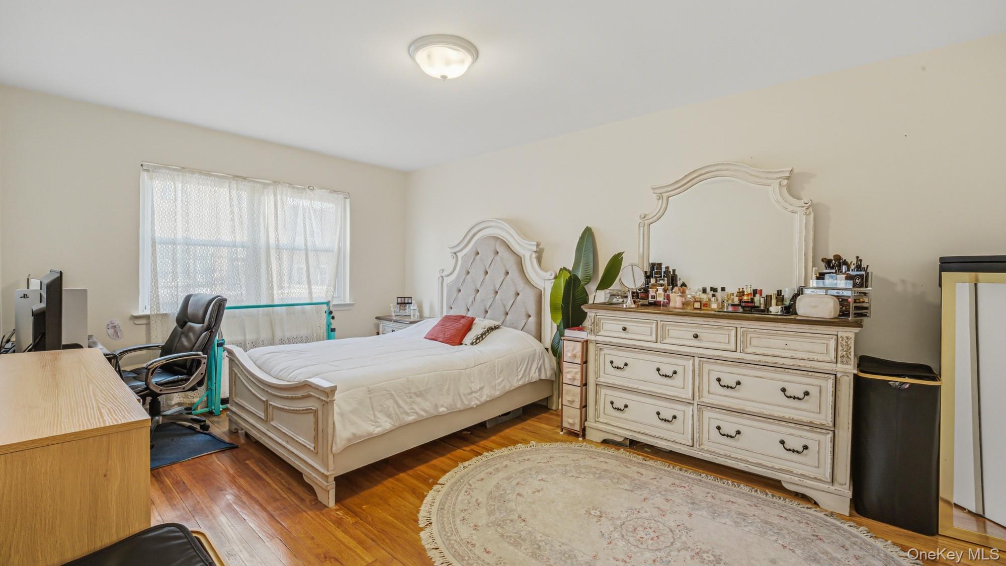 #19 photo, 14101 Jewel Avenue, Flushing , NY 11367