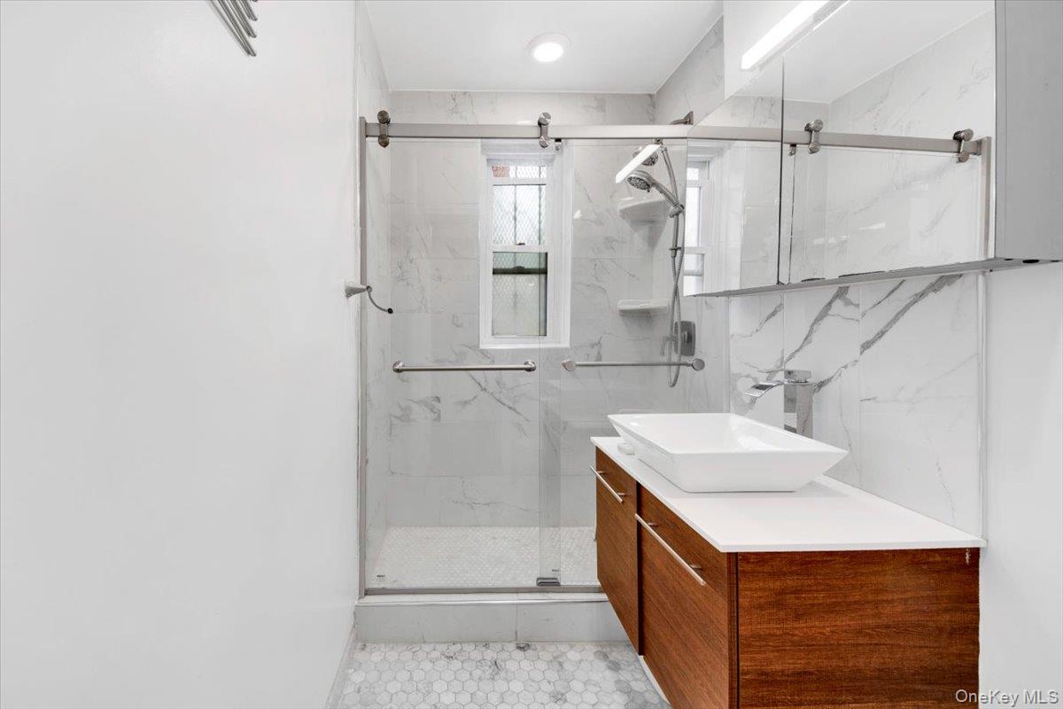 #10 photo, 2630 Kingsbridge Terrace, Bronx , NY 10463