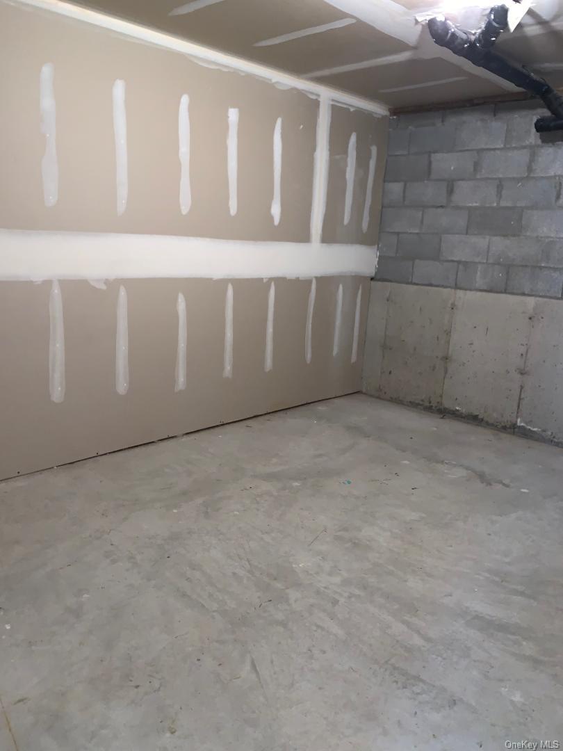 #18 photo, 25 College Avenue, Nanuet , NY 10954