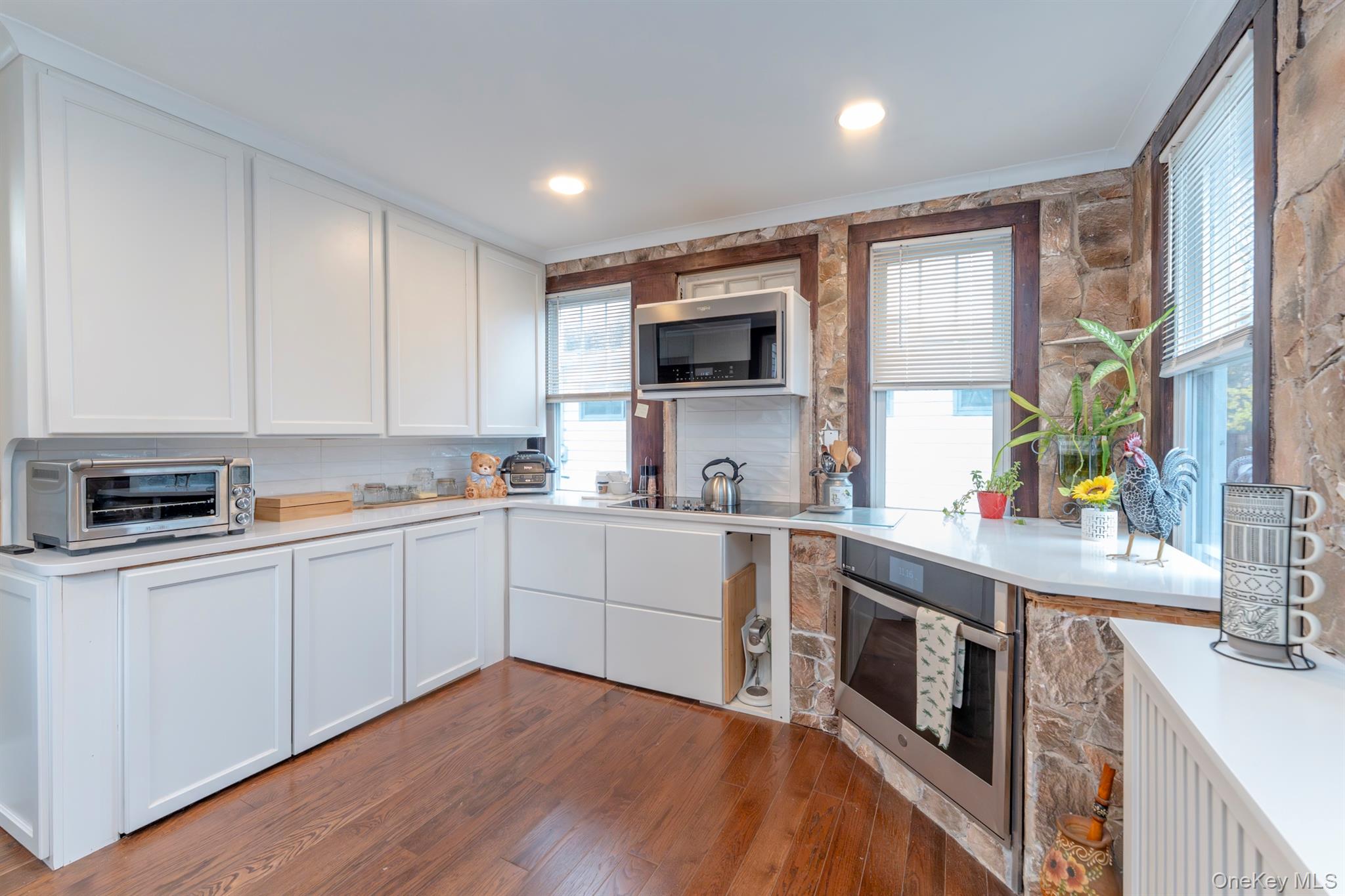 #17 photo, 306-308 Broadway, Port Ewen , NY 12466