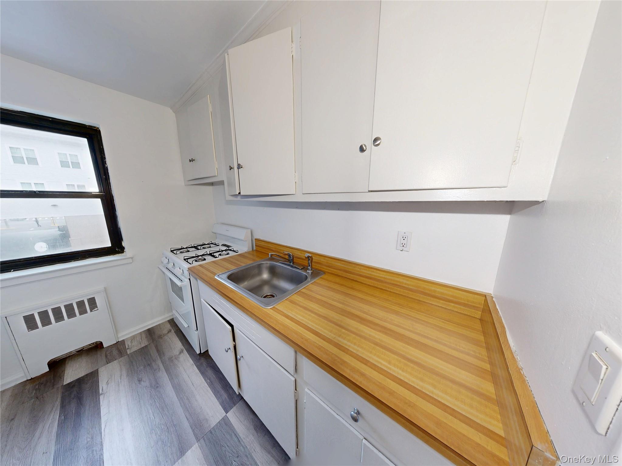 #8 photo, 61 White Oak Street, New Rochelle , NY 10801