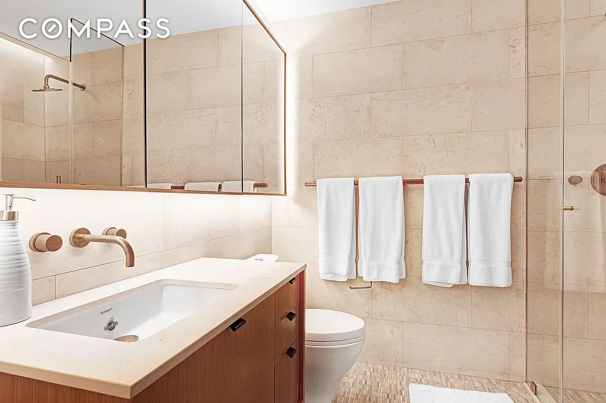 #4 photo, New York City, Hell's Kitchen , NY 10019