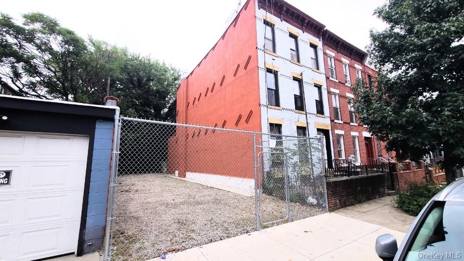 #2 photo, 9 Marconi Place, Brooklyn , NY 11233