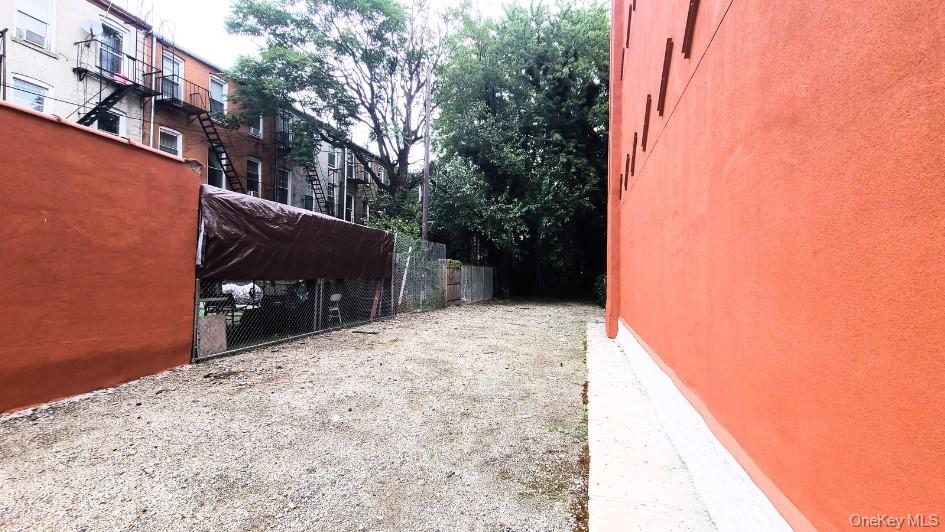 #3 photo, 9 Marconi Place, Brooklyn , NY 11233