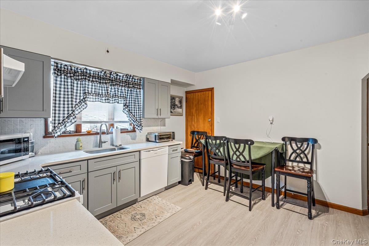 #8 photo, 15411 Willets Point Boulevard, Whitestone , NY 11357