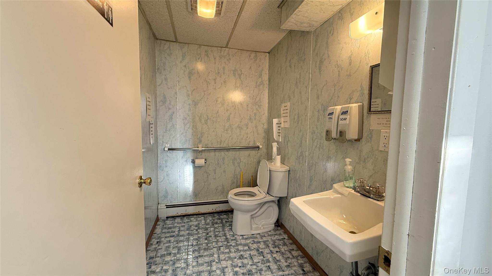 #10 photo, 982 Roanoke Avenue, Riverhead , NY 11901