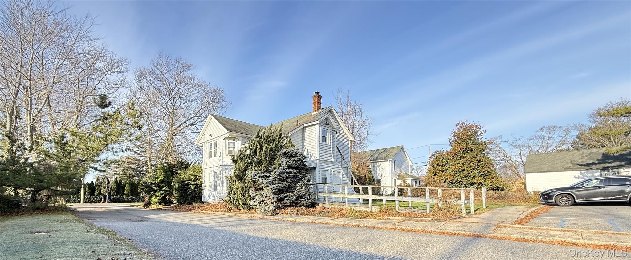 #3 photo, 982 Roanoke Avenue, Riverhead , NY 11901