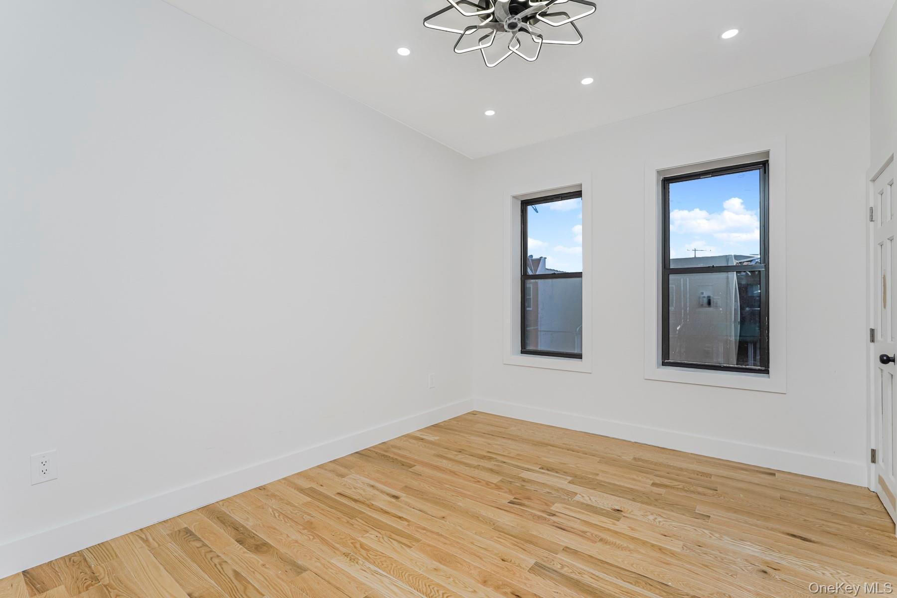 #15 photo, 711 E 52nd Street, Brooklyn , NY 11203