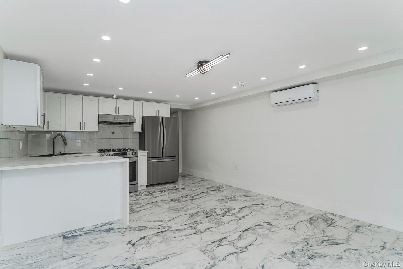 #20 photo, 711 E 52nd Street, Brooklyn , NY 11203