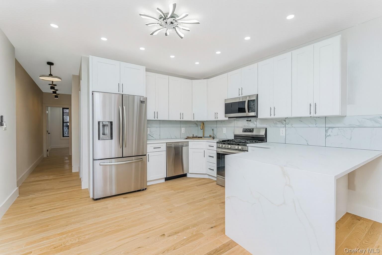 #6 photo, 711 E 52nd Street, Brooklyn , NY 11203