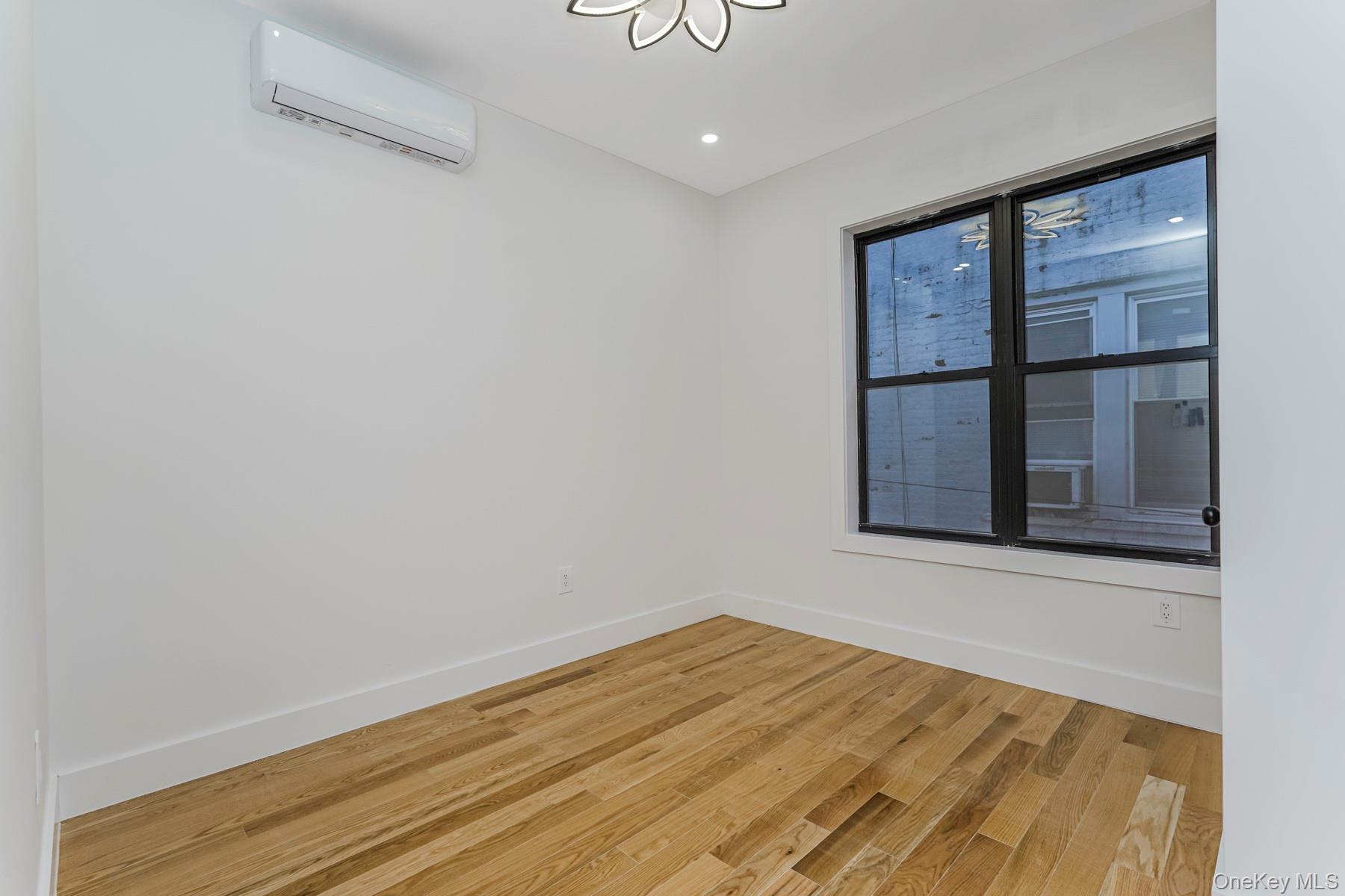 #8 photo, 711 E 52nd Street, Brooklyn , NY 11203