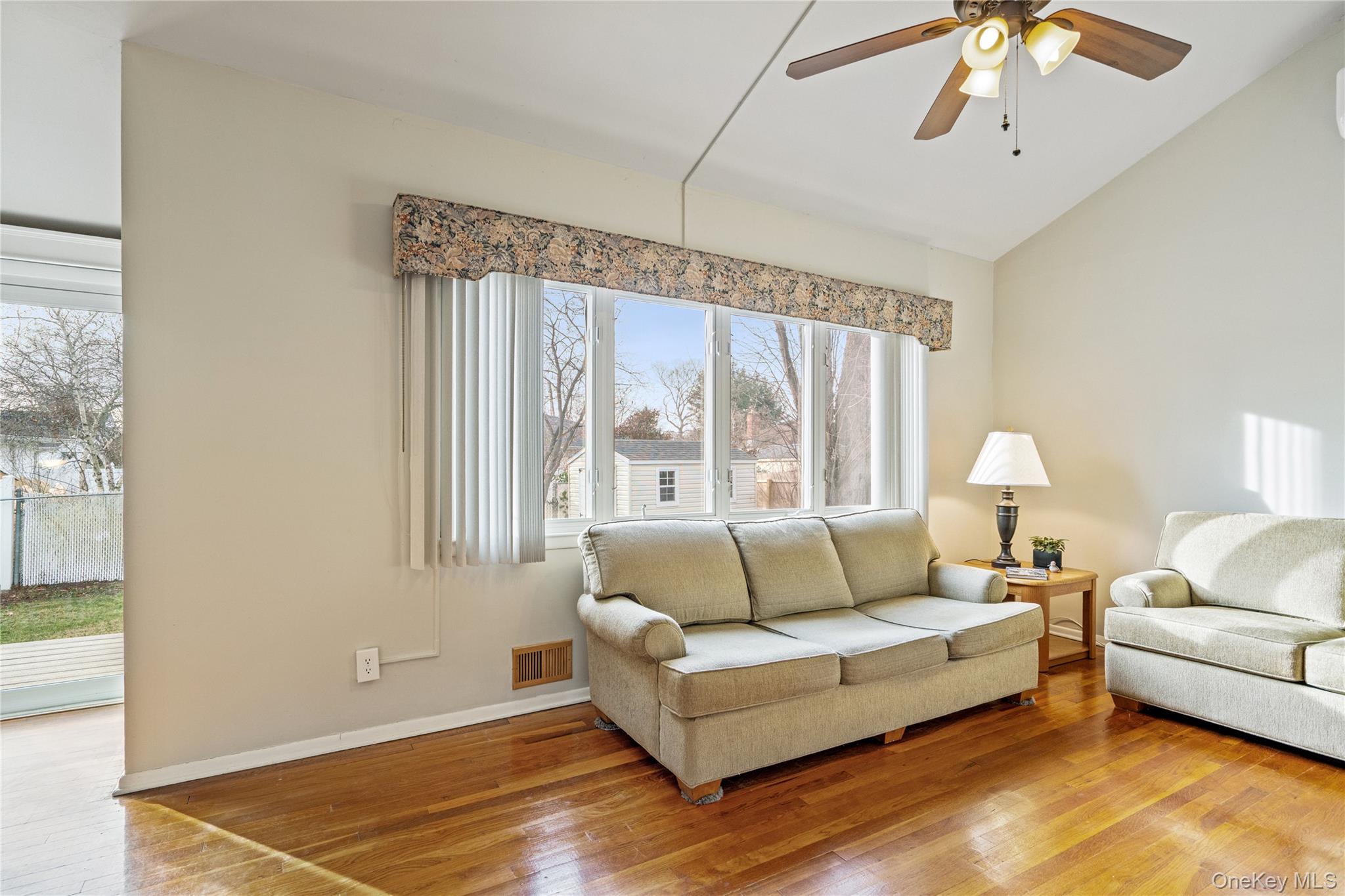 #11 photo, 246 W 10th Street, Deer Park , NY 11729