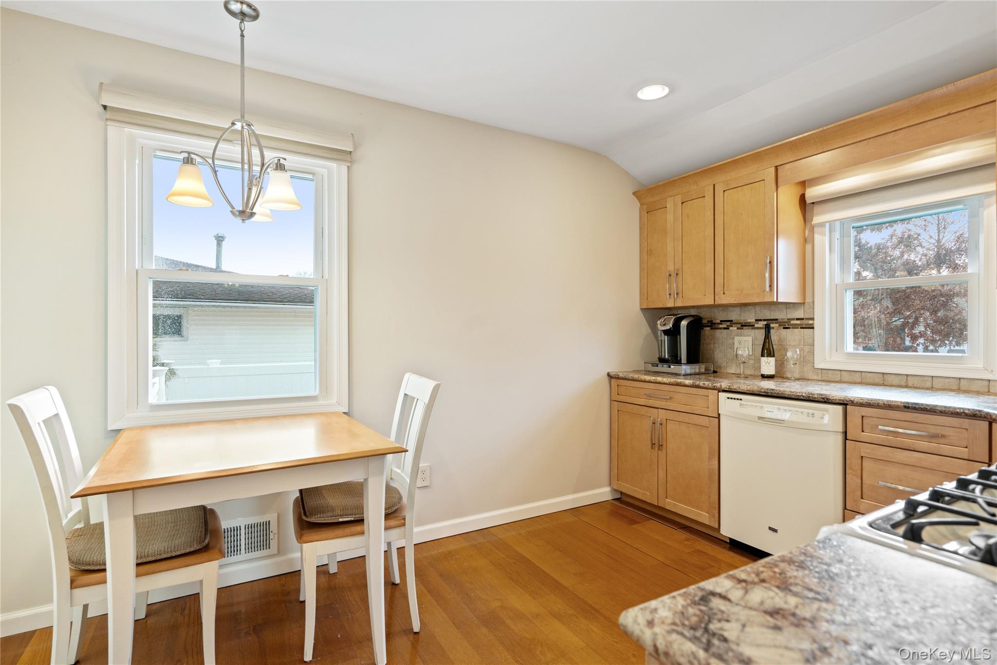 #16 photo, 246 W 10th Street, Deer Park , NY 11729