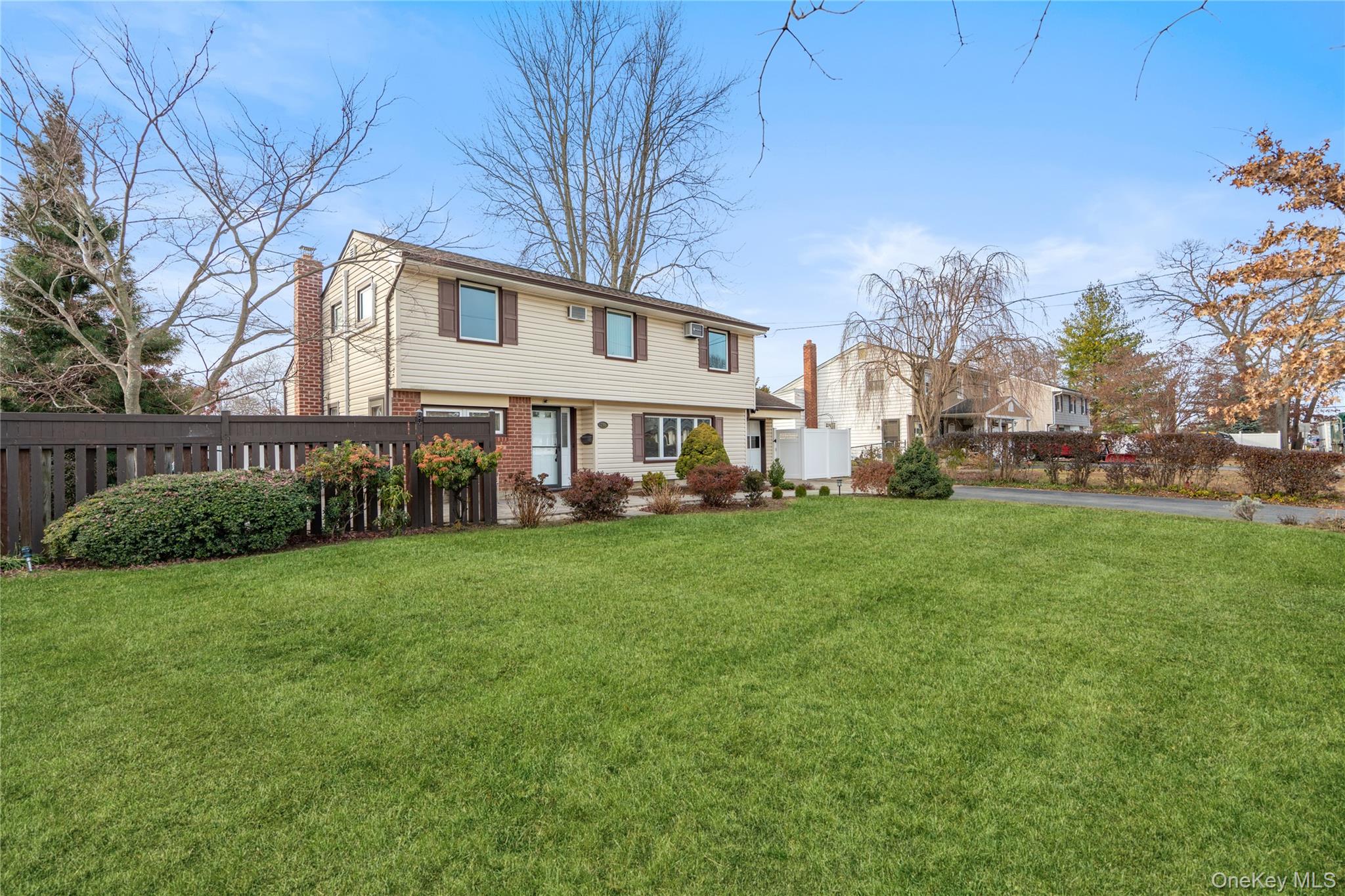 #3 photo, 246 W 10th Street, Deer Park , NY 11729